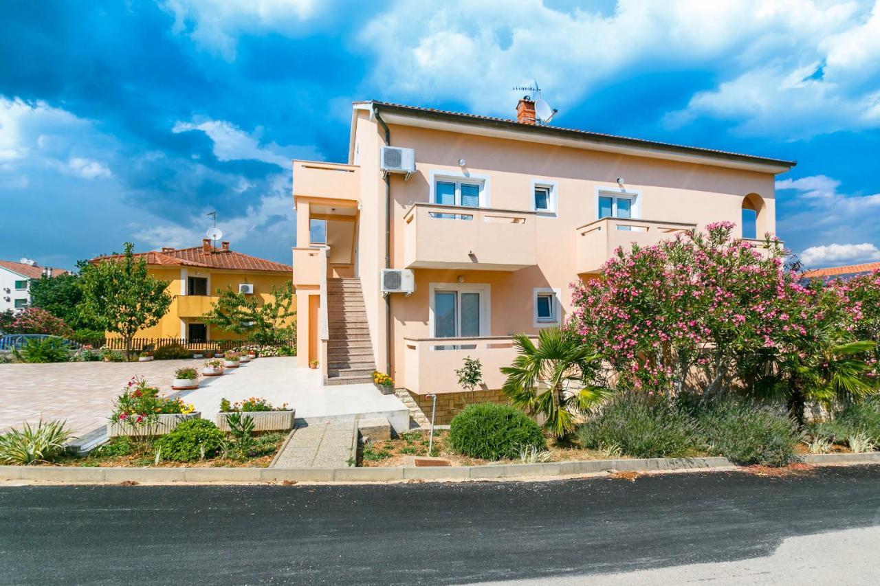 Apartmani Luka Корнич Экстерьер фото