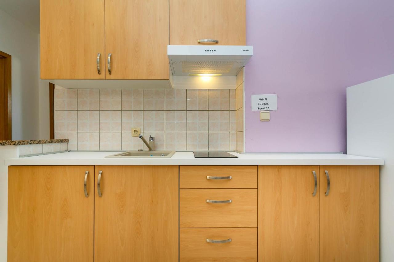 Apartmani Luka Корнич Экстерьер фото