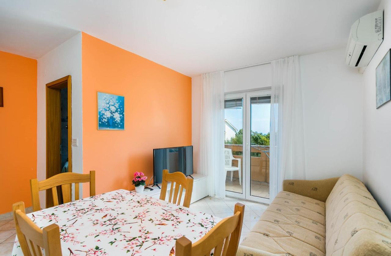 Apartmani Luka Корнич Экстерьер фото