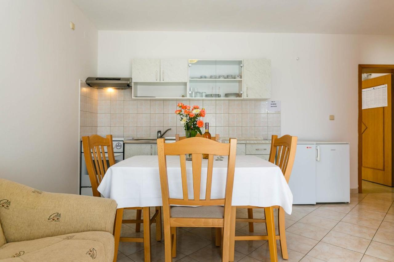 Apartmani Luka Корнич Экстерьер фото
