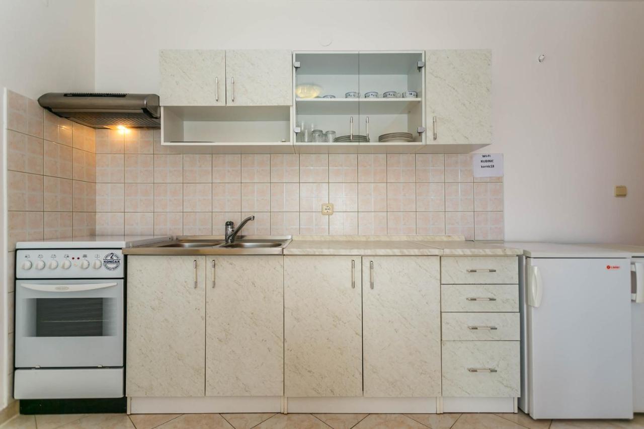 Apartmani Luka Корнич Экстерьер фото